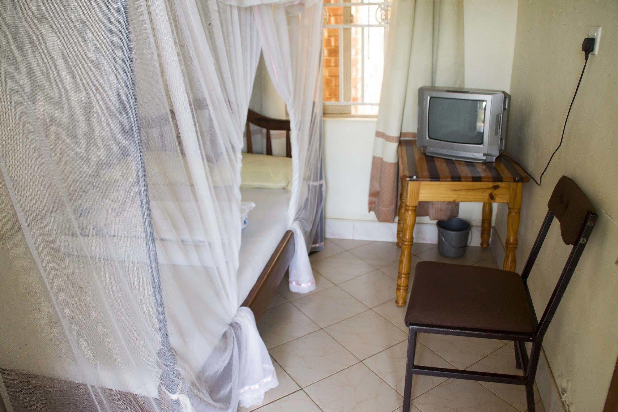 Keba Inn Lyamutundwe Exterior foto