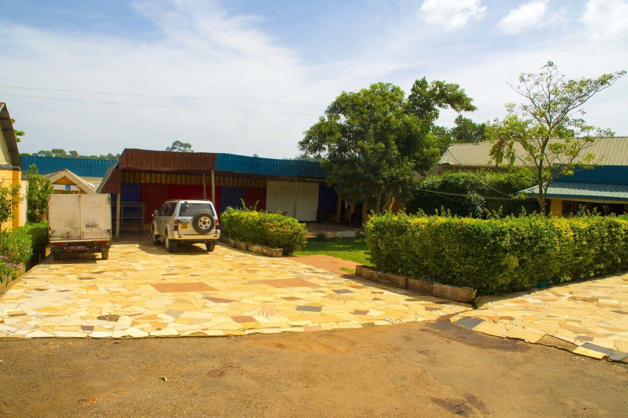 Keba Inn Lyamutundwe Exterior foto